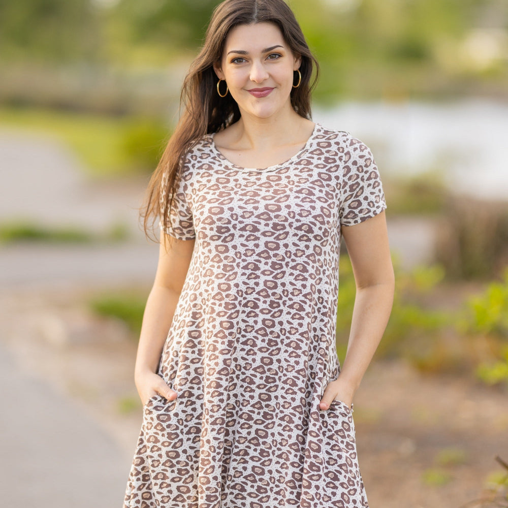 Women Short Sleeve Spotted Pattern  Swing T-Shirt Dress